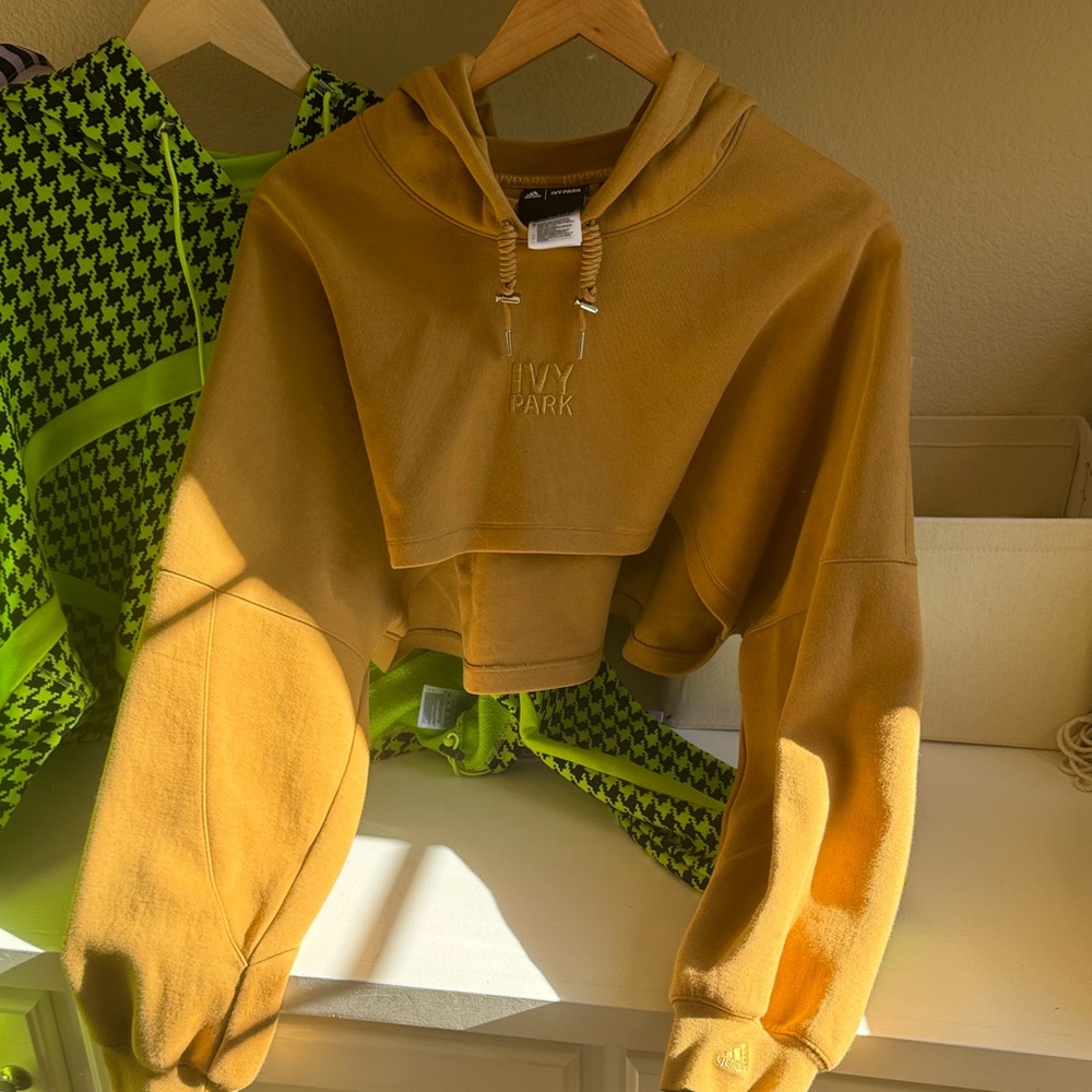 IVY PARK Tan, Green, and Purple Hooded Shrugs - Picture 5 of 16
